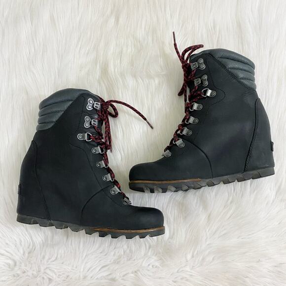 Sorel Black Oiled Leather Conquest Wedge Boots Lace Up Round Toe Women's Size 7 - Picture 7 of 11